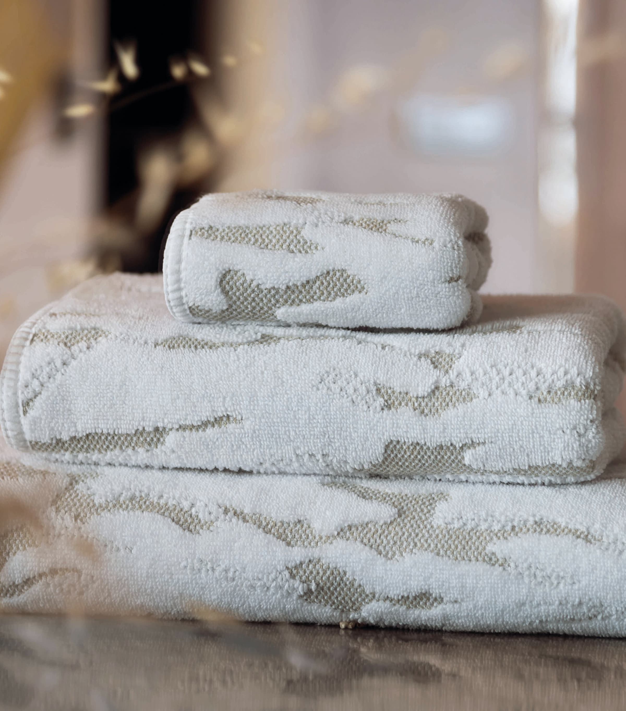 Stratus Bath Sheet (95cm x 150cm)