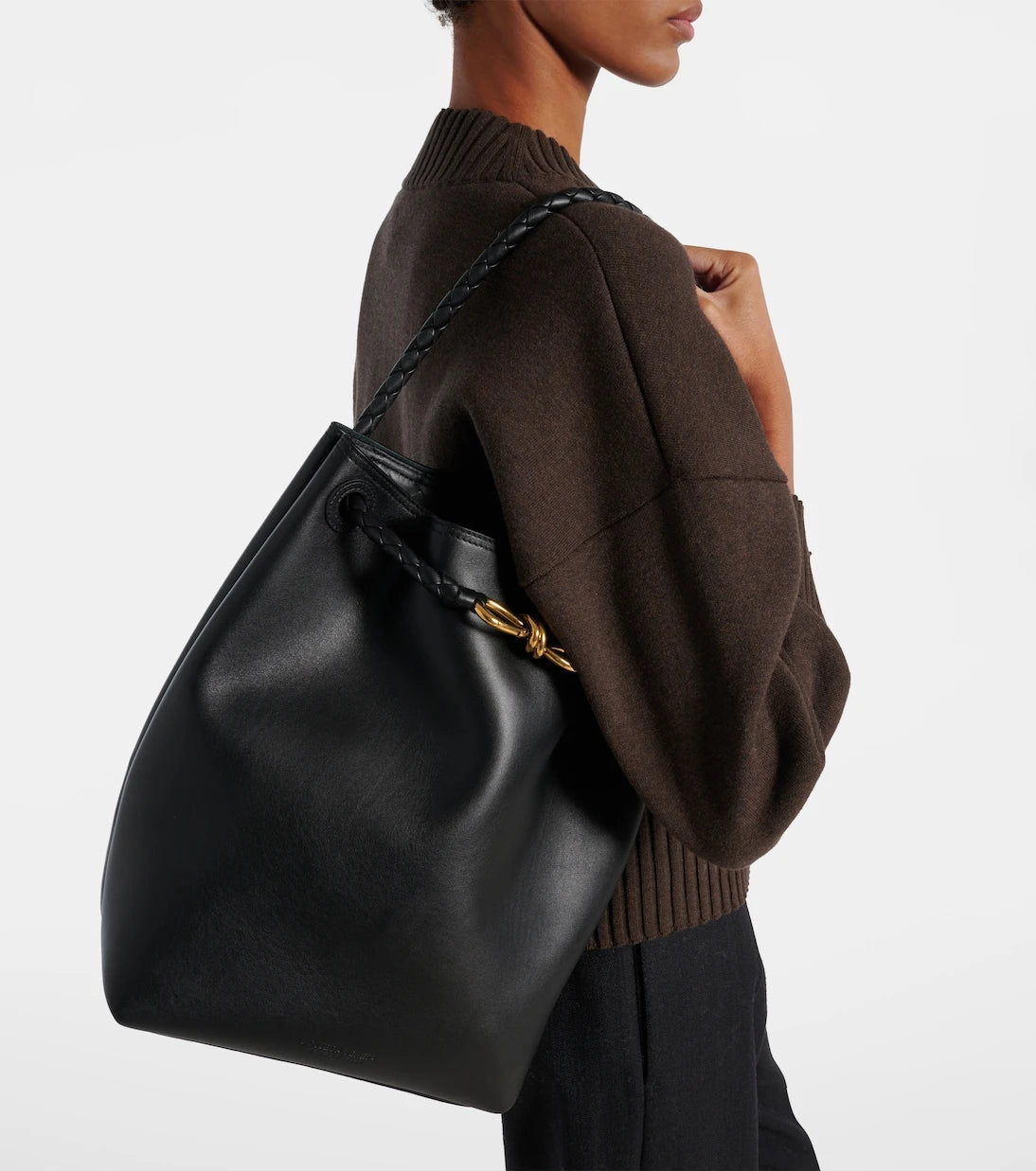 Bottega Veneta - حقيبة أنديامو دلو صغيرة من الجلد
