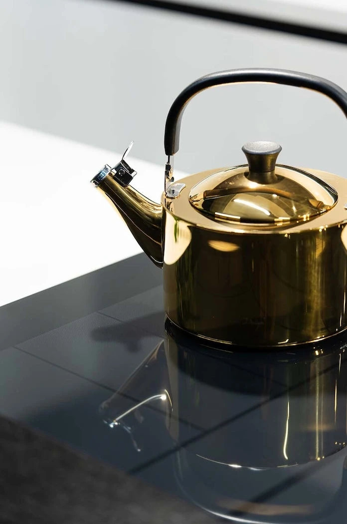 Vialli Design 1,5 L düdüklü çaydanlık