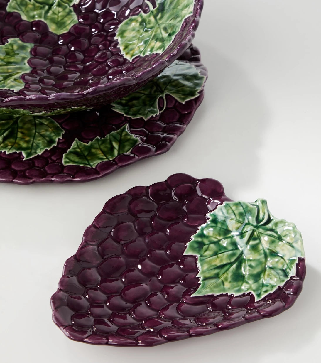 Bordallo Pinheiro - Grapes set of 4 earthenware dessert plates