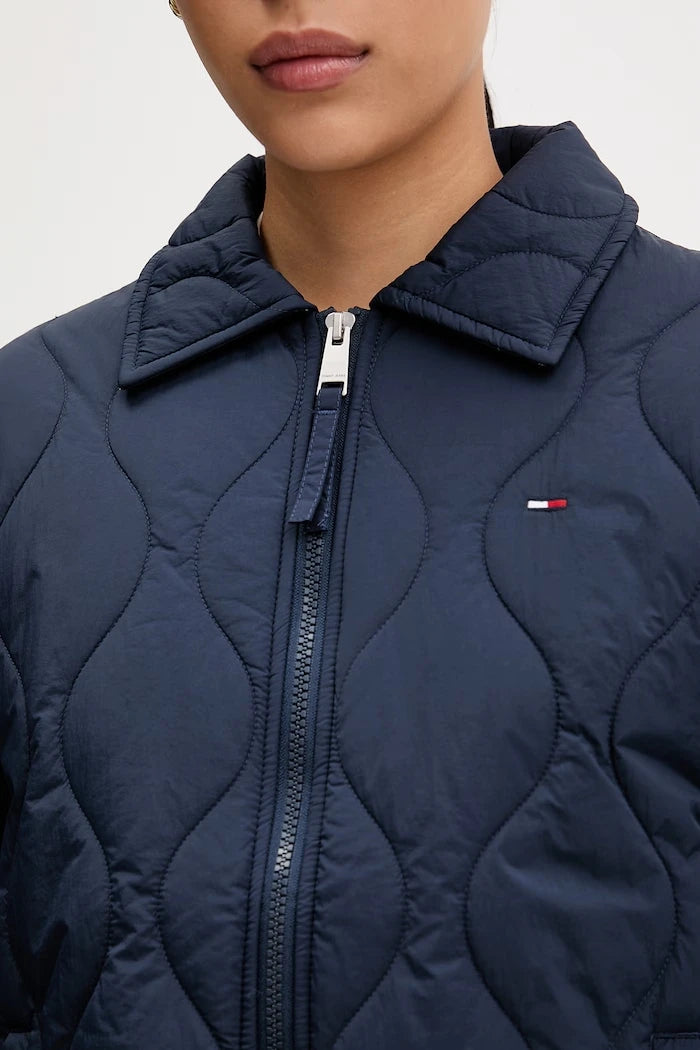 Tommy Jeans kadın geçiş montu