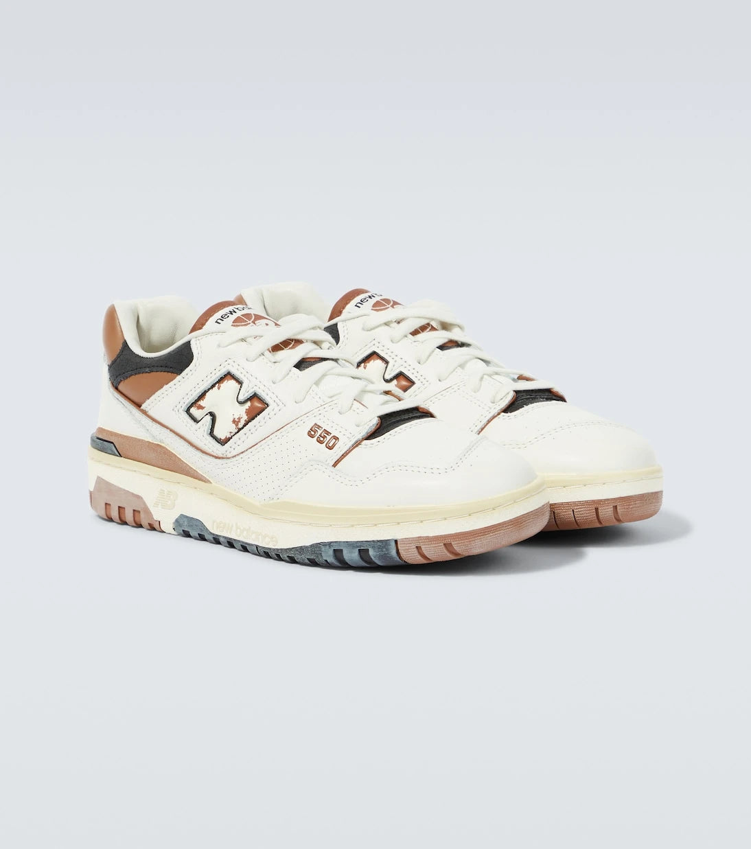 New Balance - حذاء سنيكرز 550 جلدي
