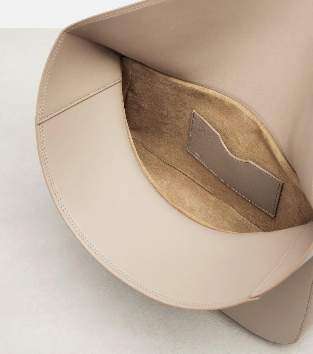 Loewe - حقيبة كتف Ola Medium من الجلد