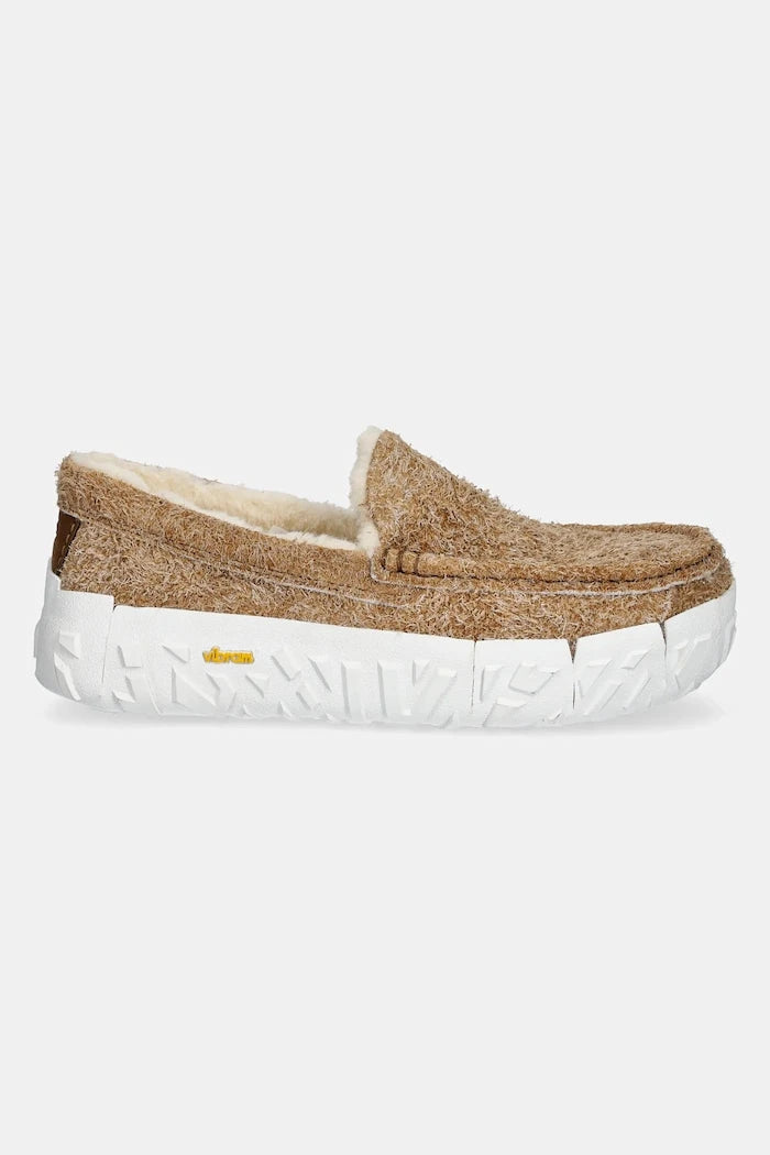 Велурени мокасини UGG Ascot Wrap Tech