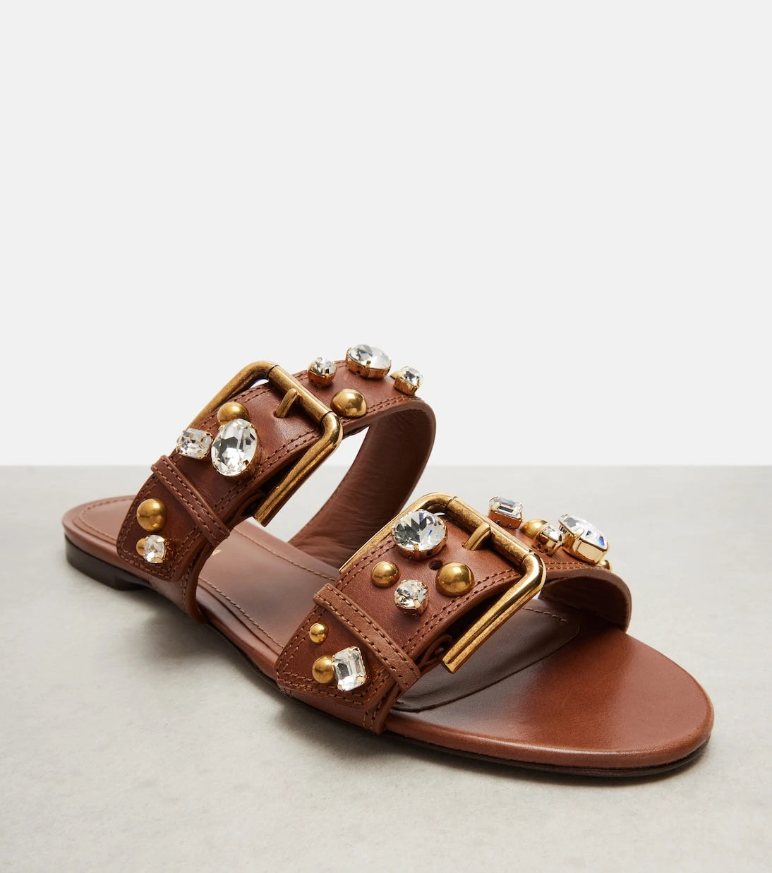 Dolce&Gabbana - صنادل جلدية مزينة