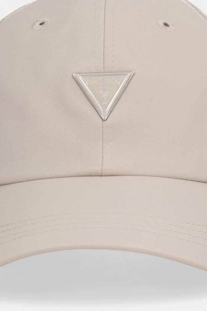 Шапка с козирка Guess