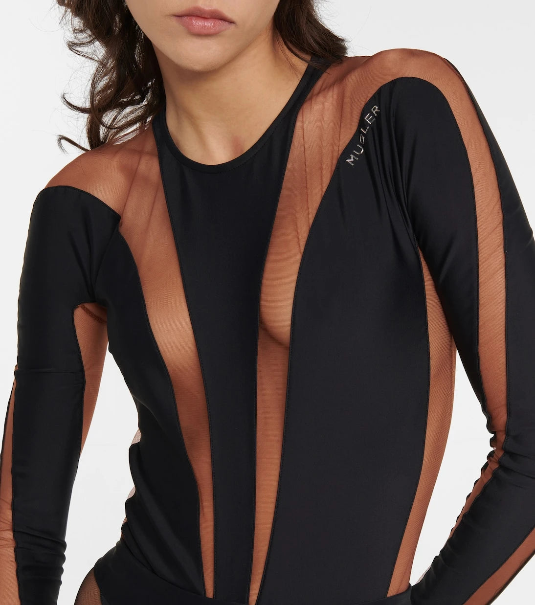 Mugler - بدلة ضيقة مزينة بألواح