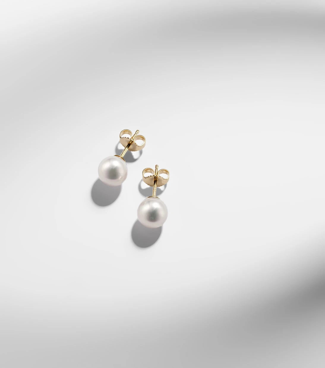 Mikimoto - 18kt gold earrings with akoya pearls