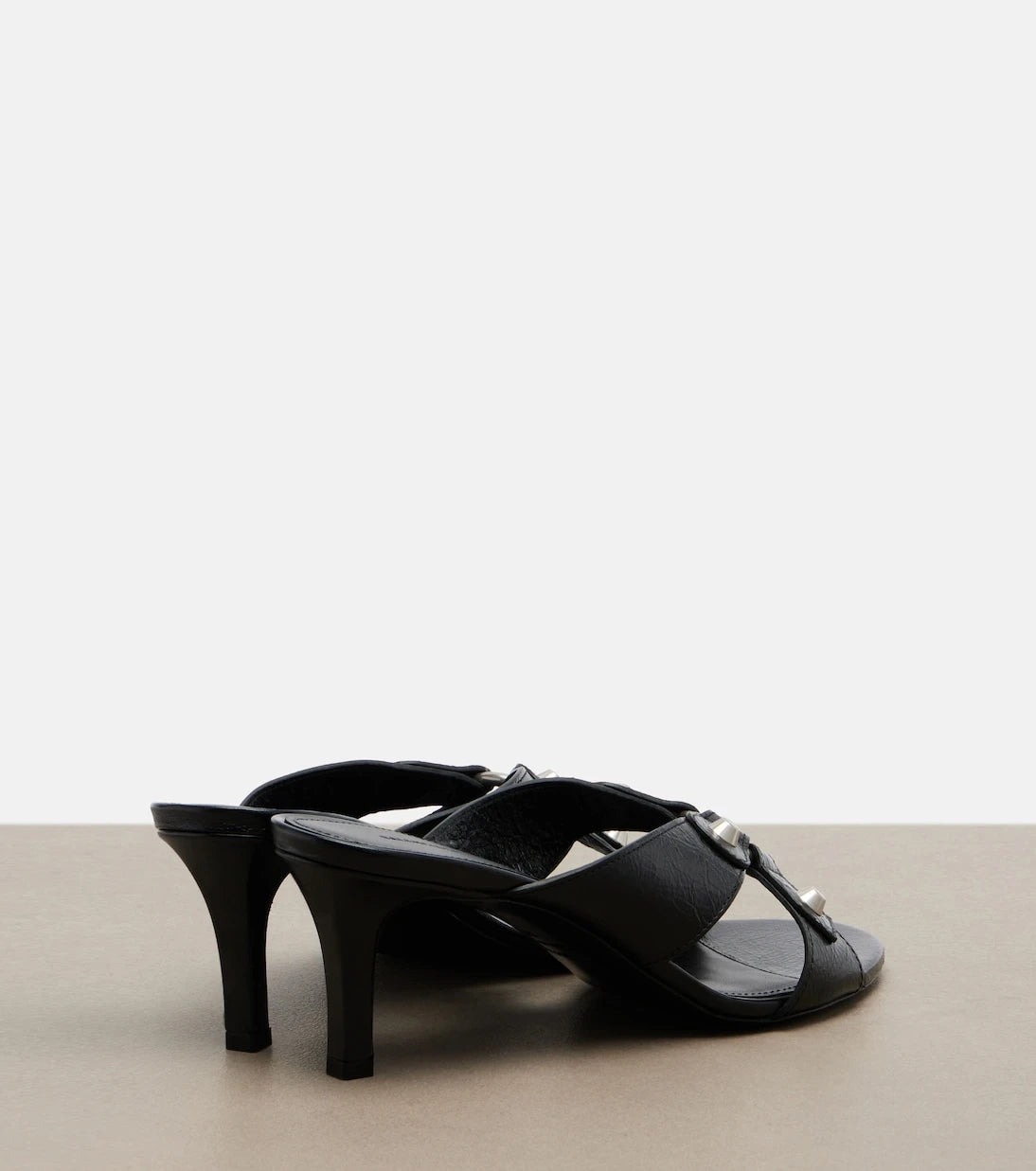 Balenciaga - حذاء كاجول جلدي مفتوح من الخلف