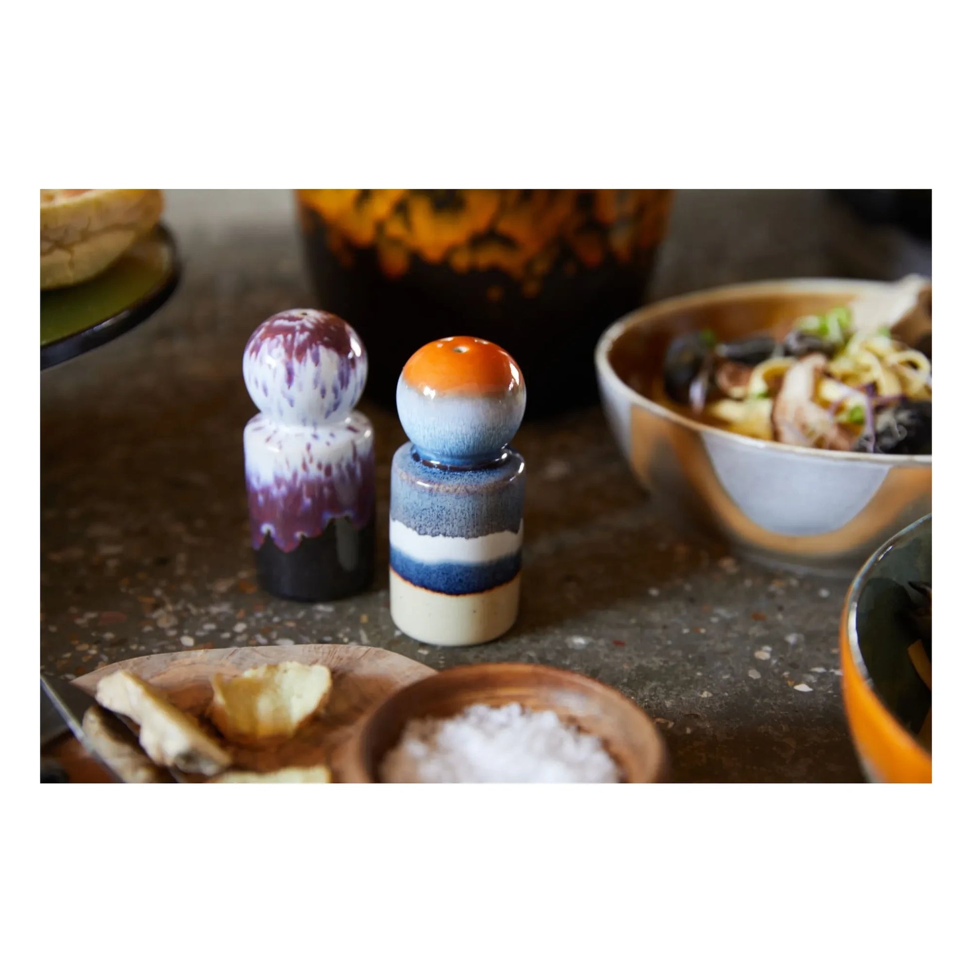 HKliving - Stoneware salt and pepper set