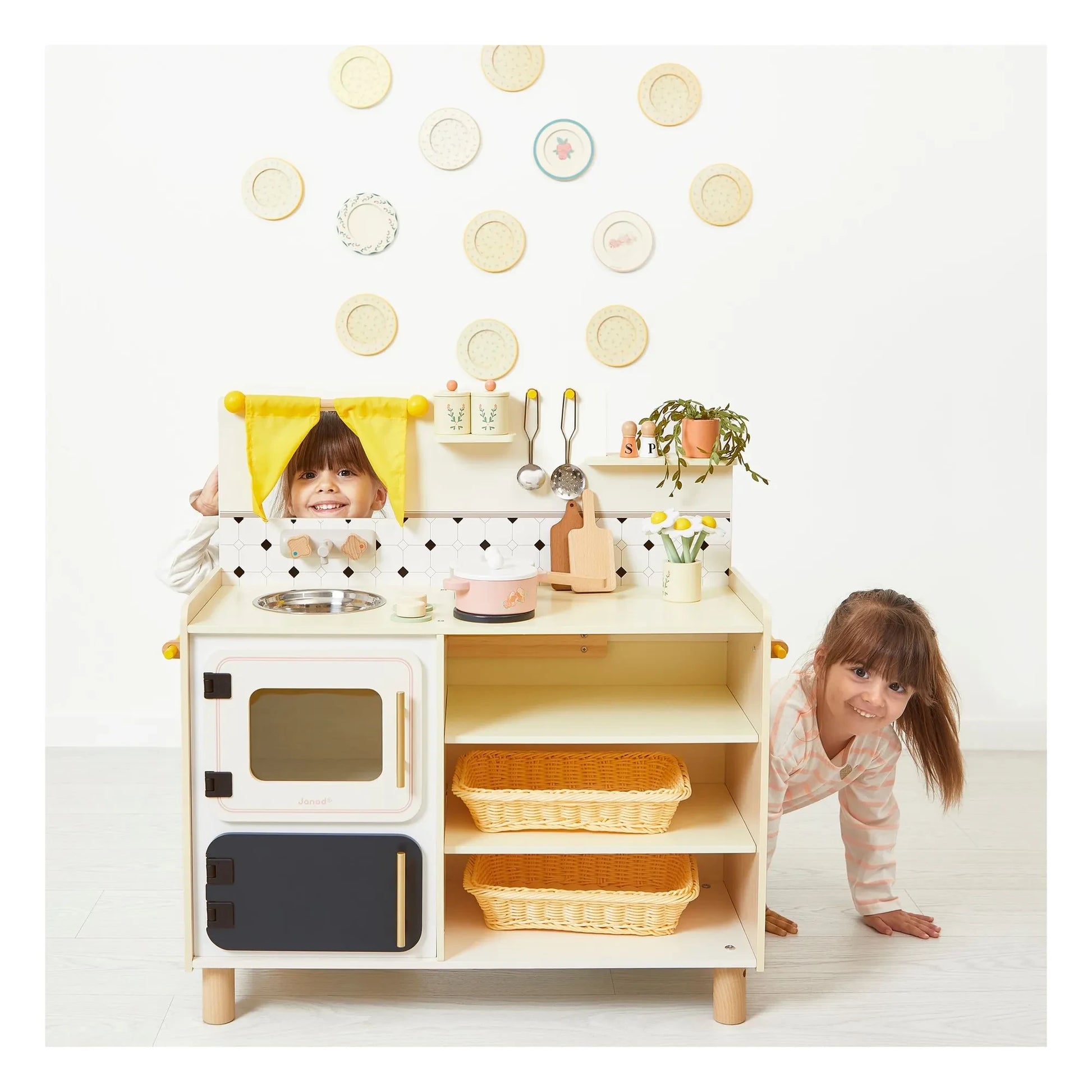 Janod - Large fitted kitchen - Mamie Soleil