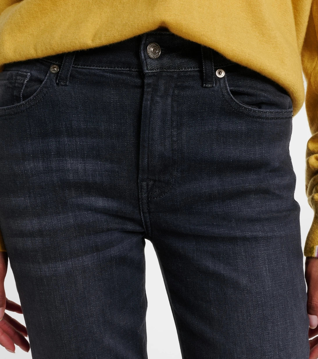 7 For All Mankind - بنطلون جينز بقصة ضيقة واسعة من الأسفل (Leggy bootcut jeans)