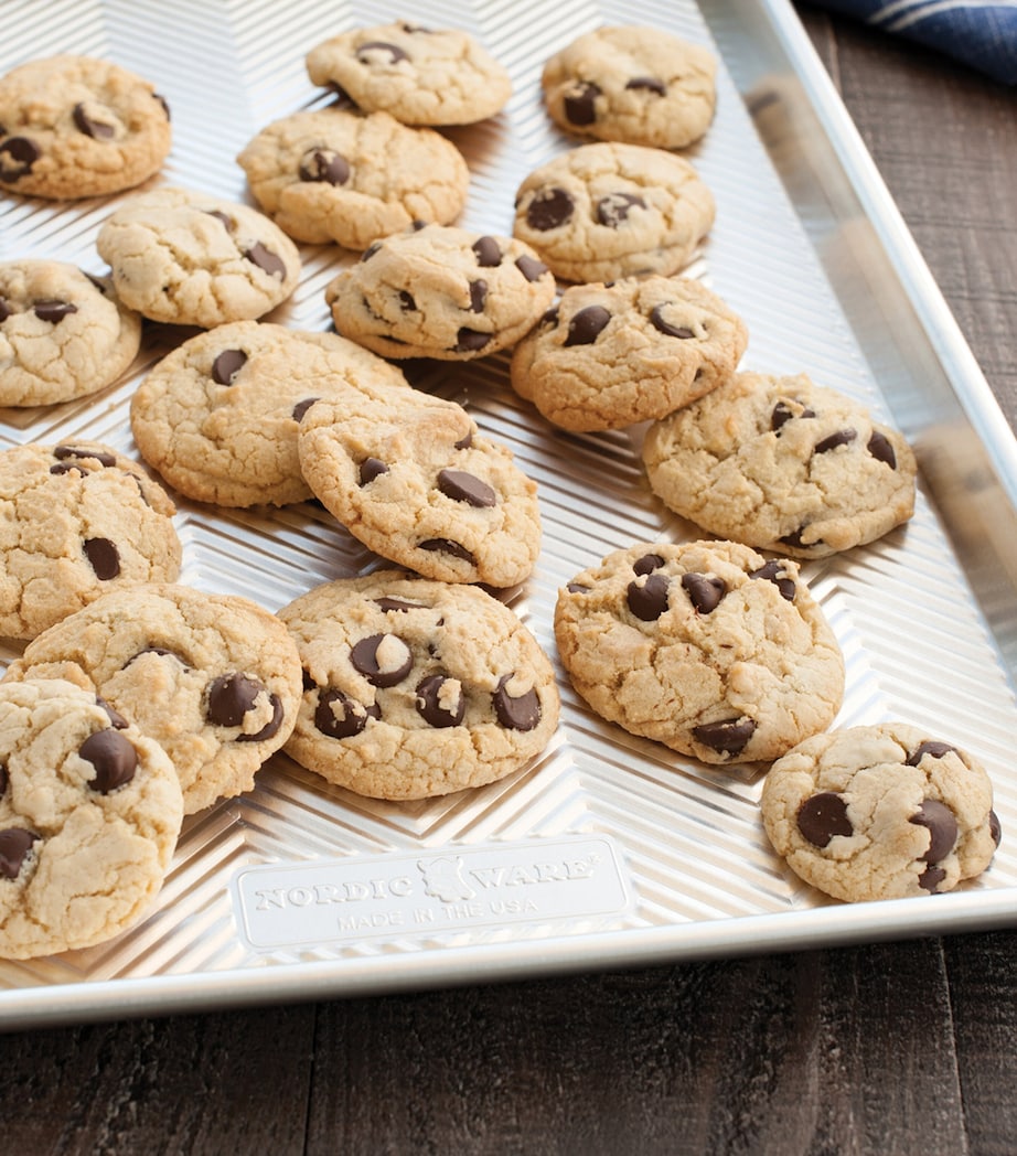 Nordic Ware Aluminium Prism Jelly Roll Baking Sheet (40cm x 28cm)