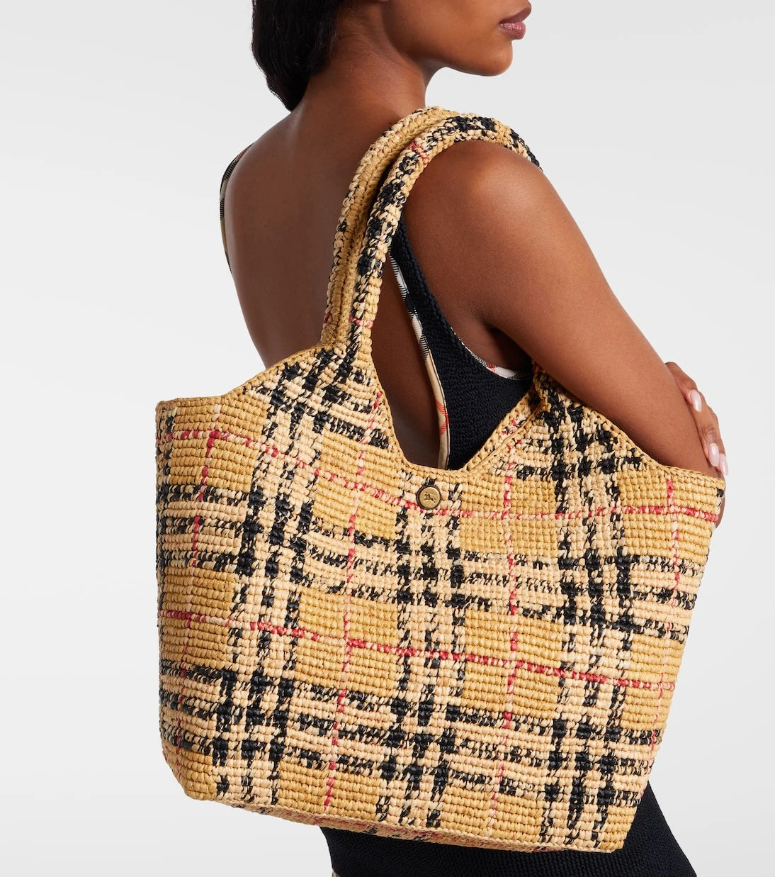 Burberry - حقيبة يد كبيرة من الرافيا بنقشة مربعات بربري