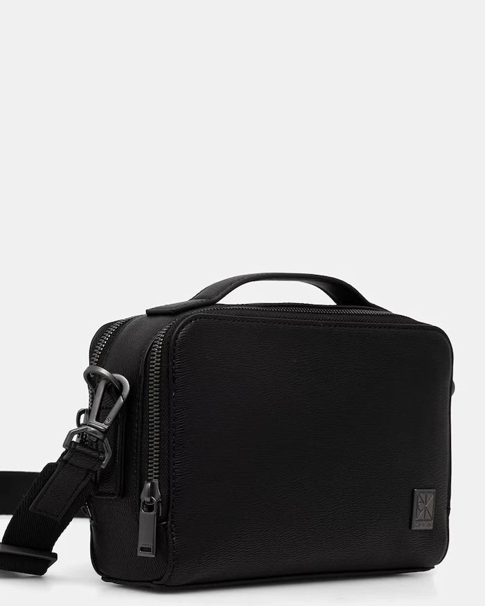 Calvin Klein Erkek suni deri omuz çantası