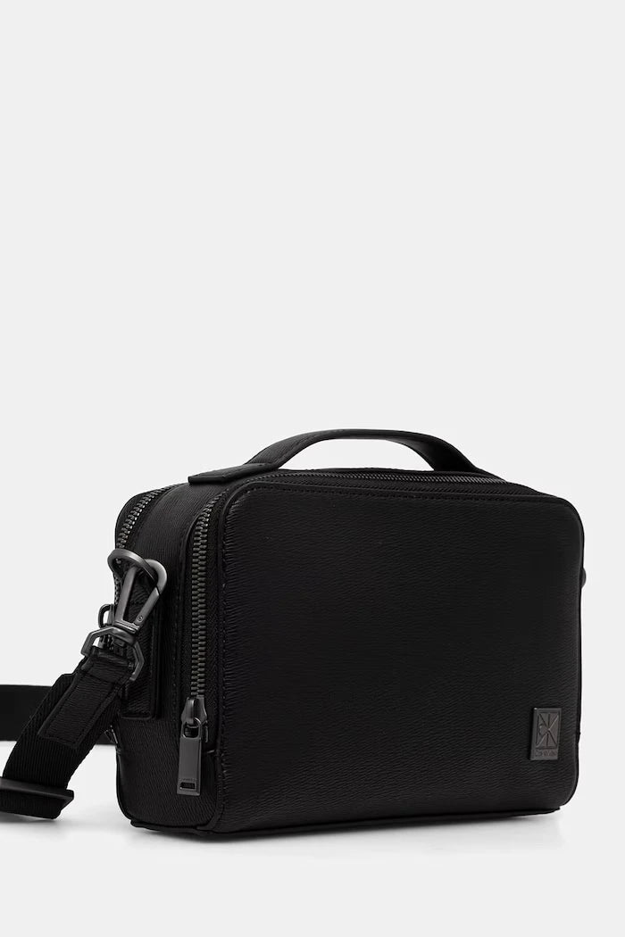 Calvin Klein Чанта през рамо мъжка от имитация на кожа