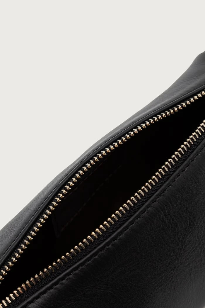 Answear.LAB deri kadın crossbody çanta