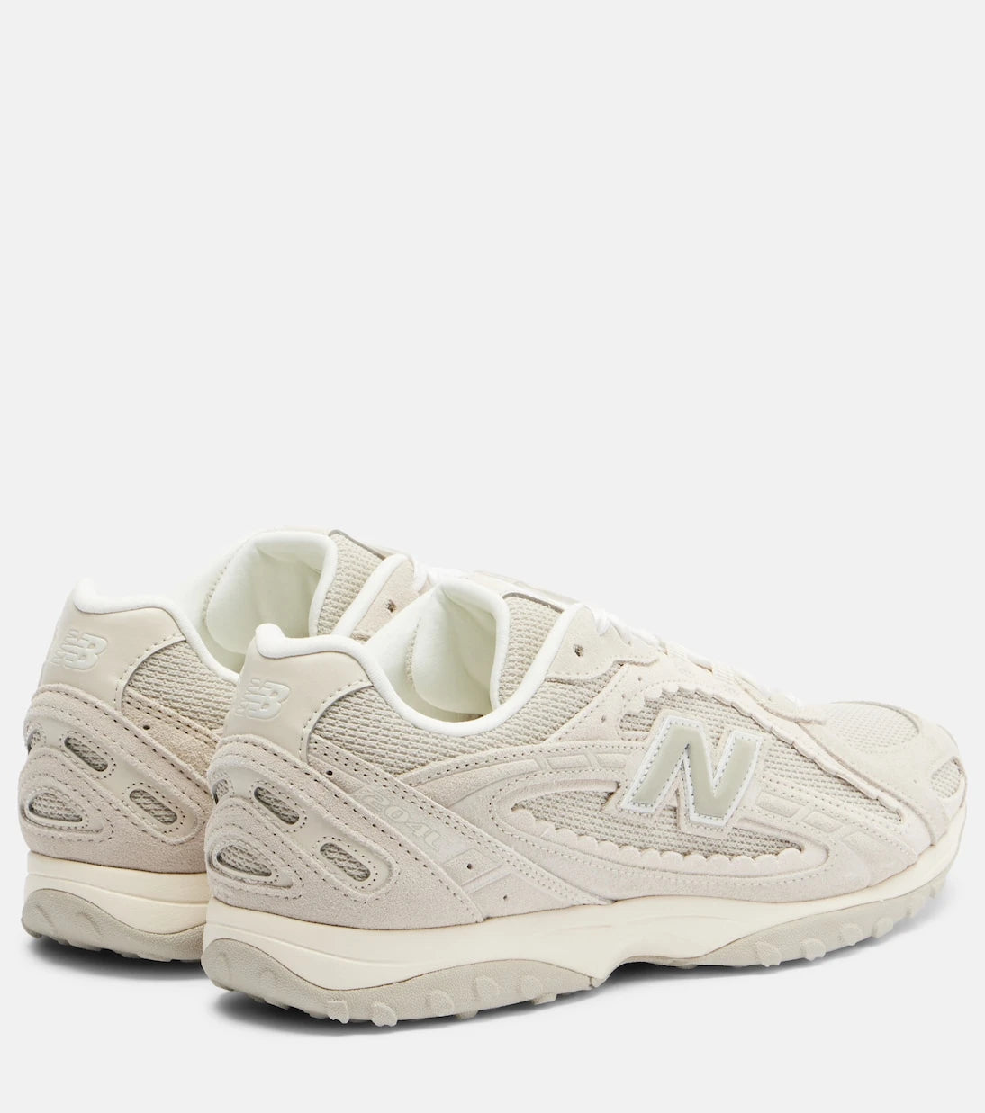 New Balance - حذاء رياضي 204 بتفاصيل سويدي