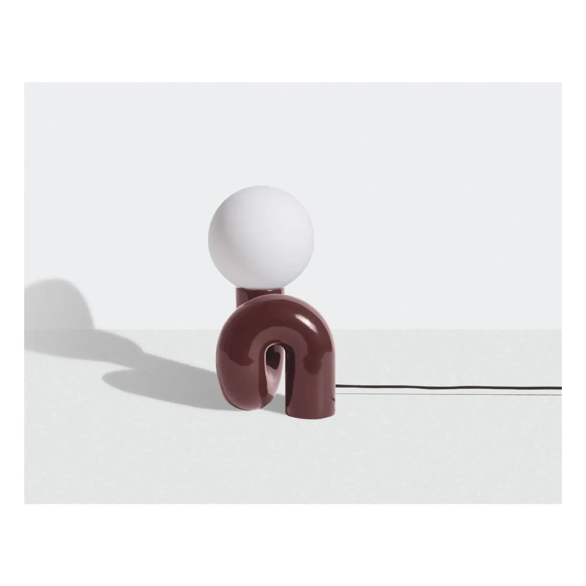 Petite friture - Neotenic table lamp | Cherry red