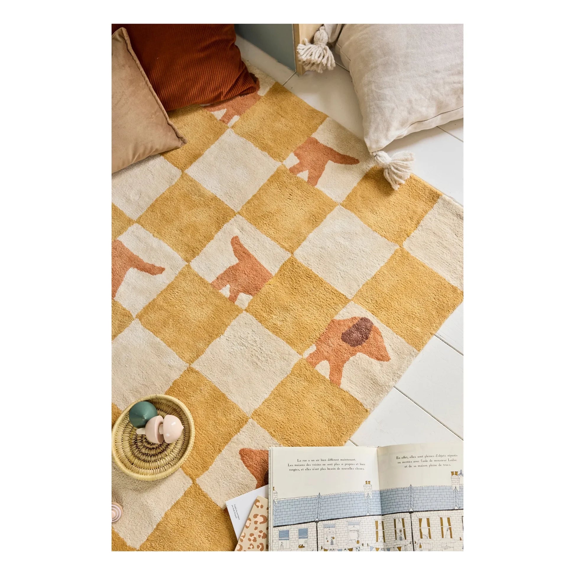 Bleuu-studio - Walter Damier rug | Ochre