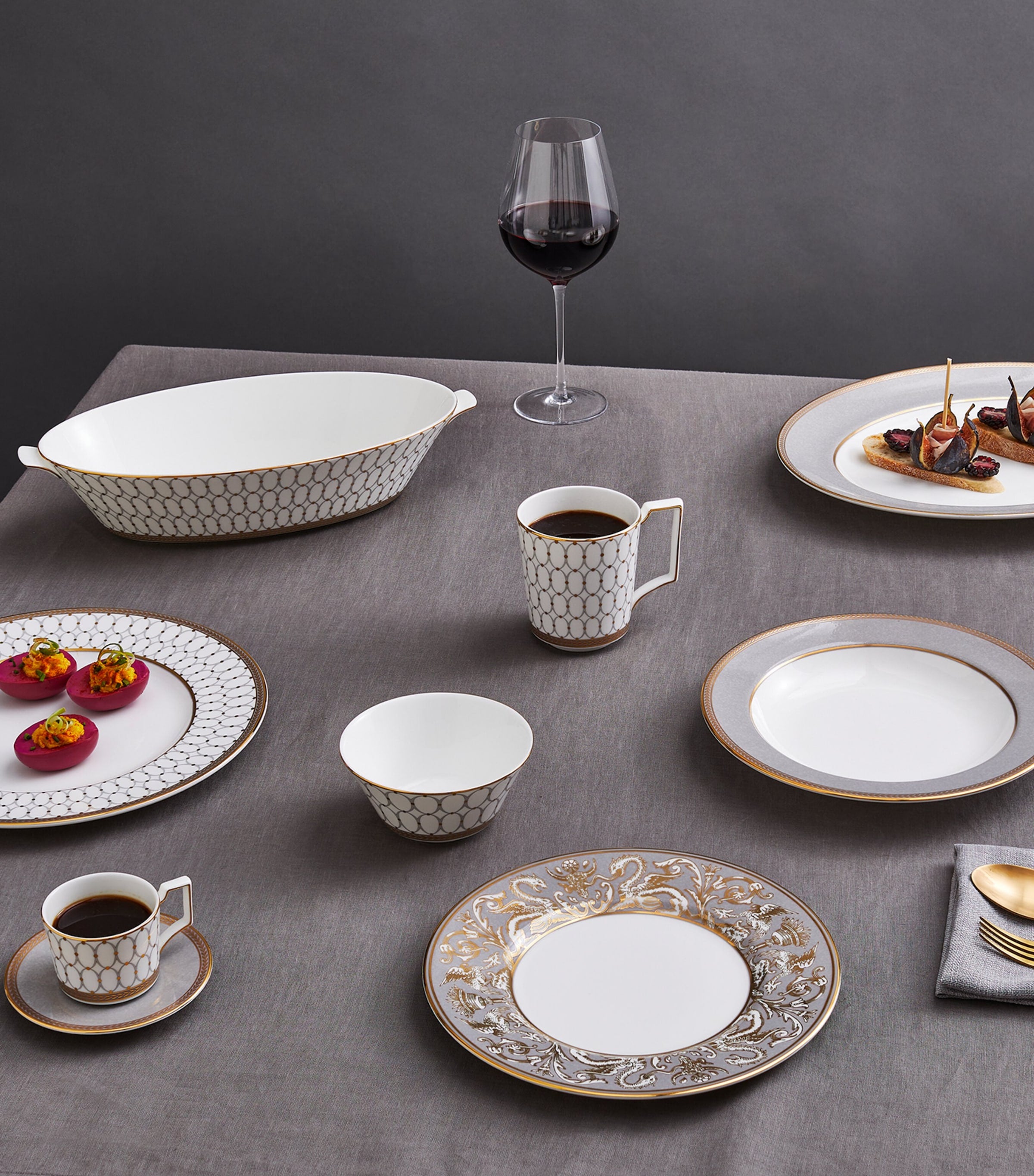 Renaissance Grey Plate (23cm)