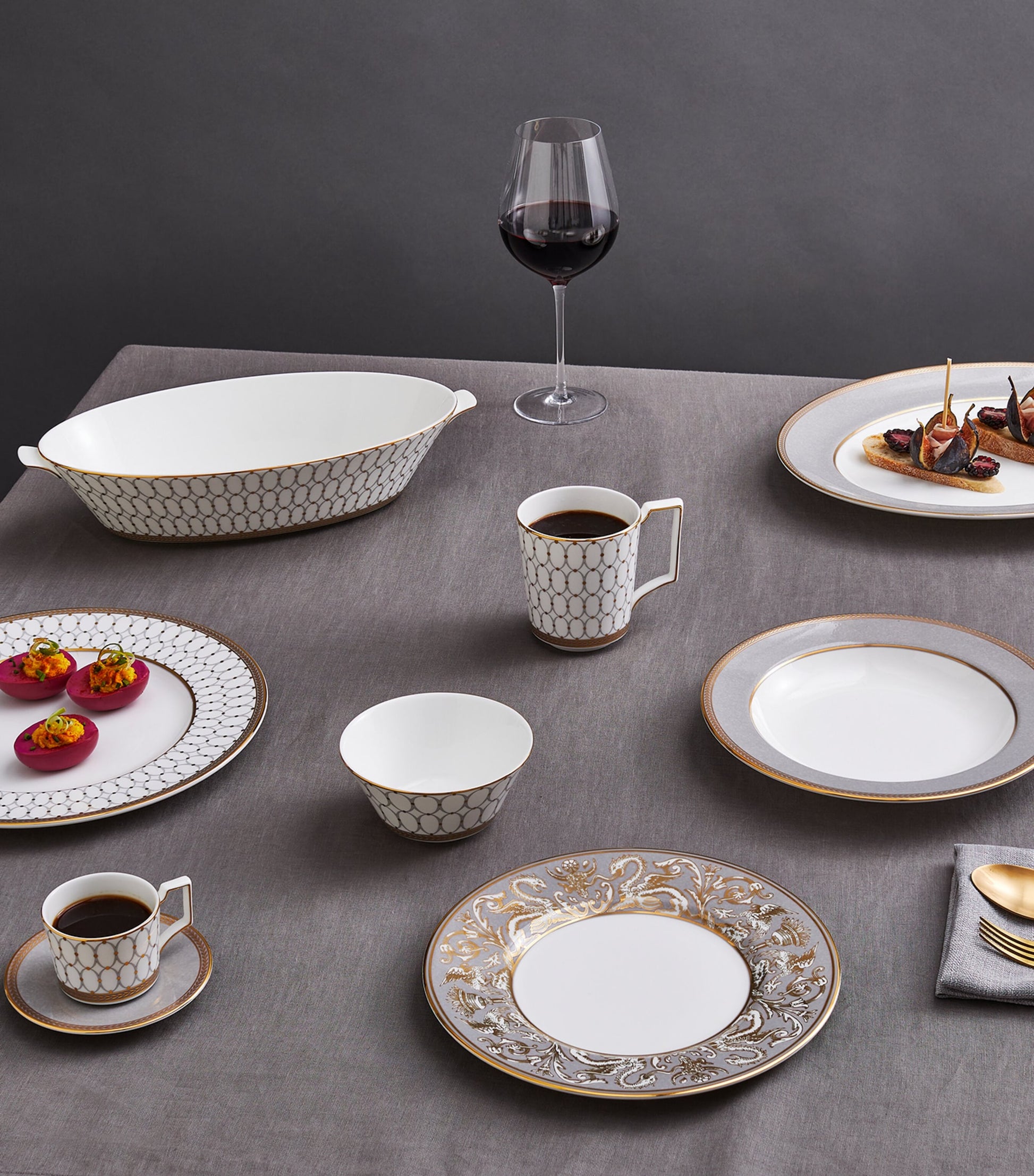 Renaissance Grey Plate (23cm)