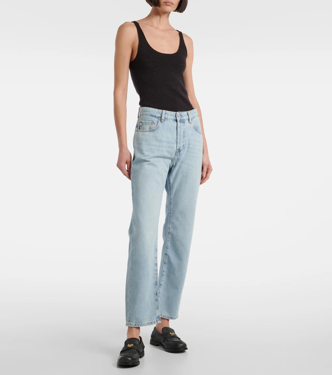 AG Jeans - جينز أمريكي بقصة ضيقة وخصر متوسط الارتفاع