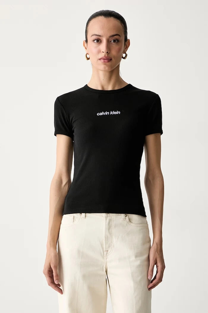 Calvin Klein Jeans pamuk ve elastanlı kadın tişört