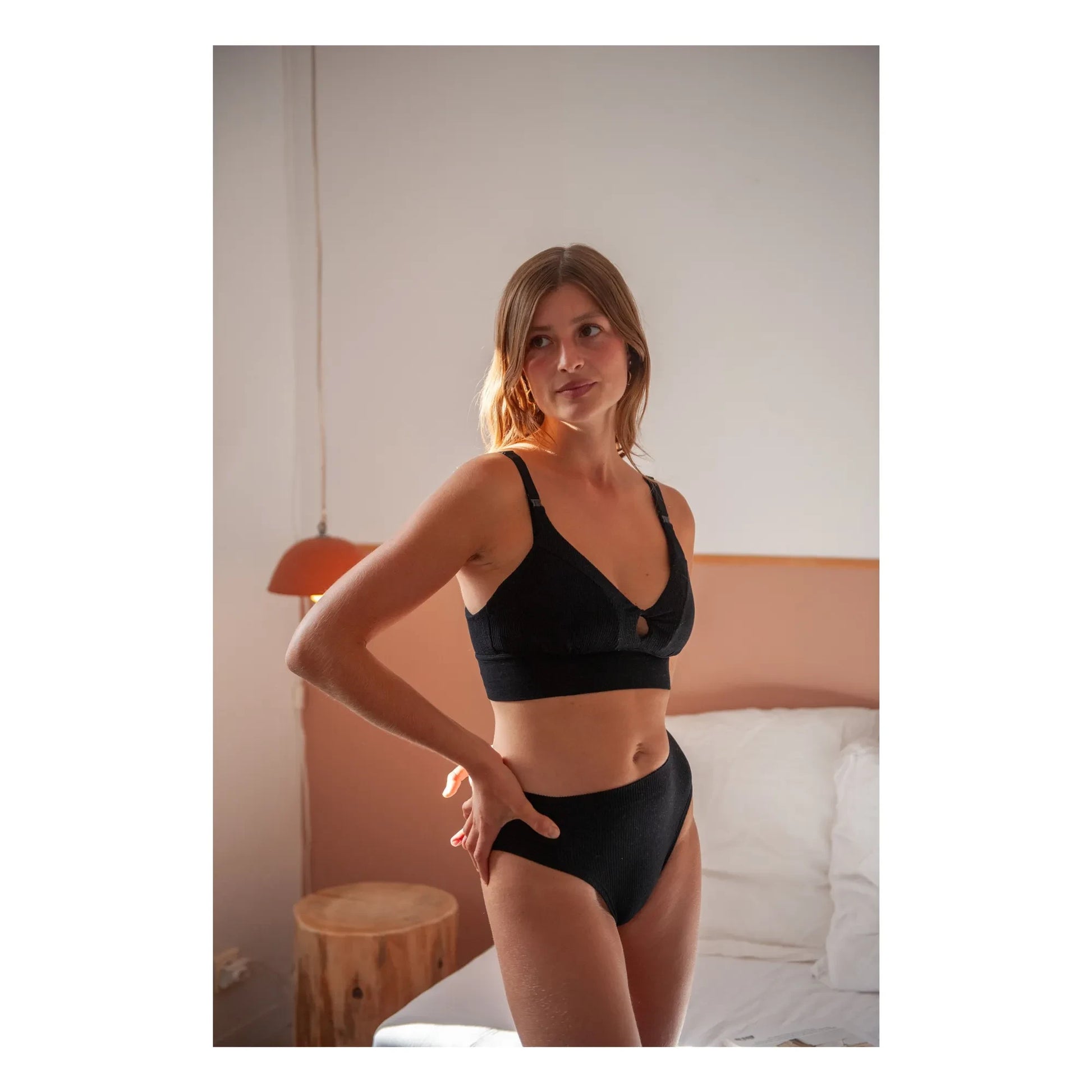Mama Hangs - Mama Glow nursing bra | Black