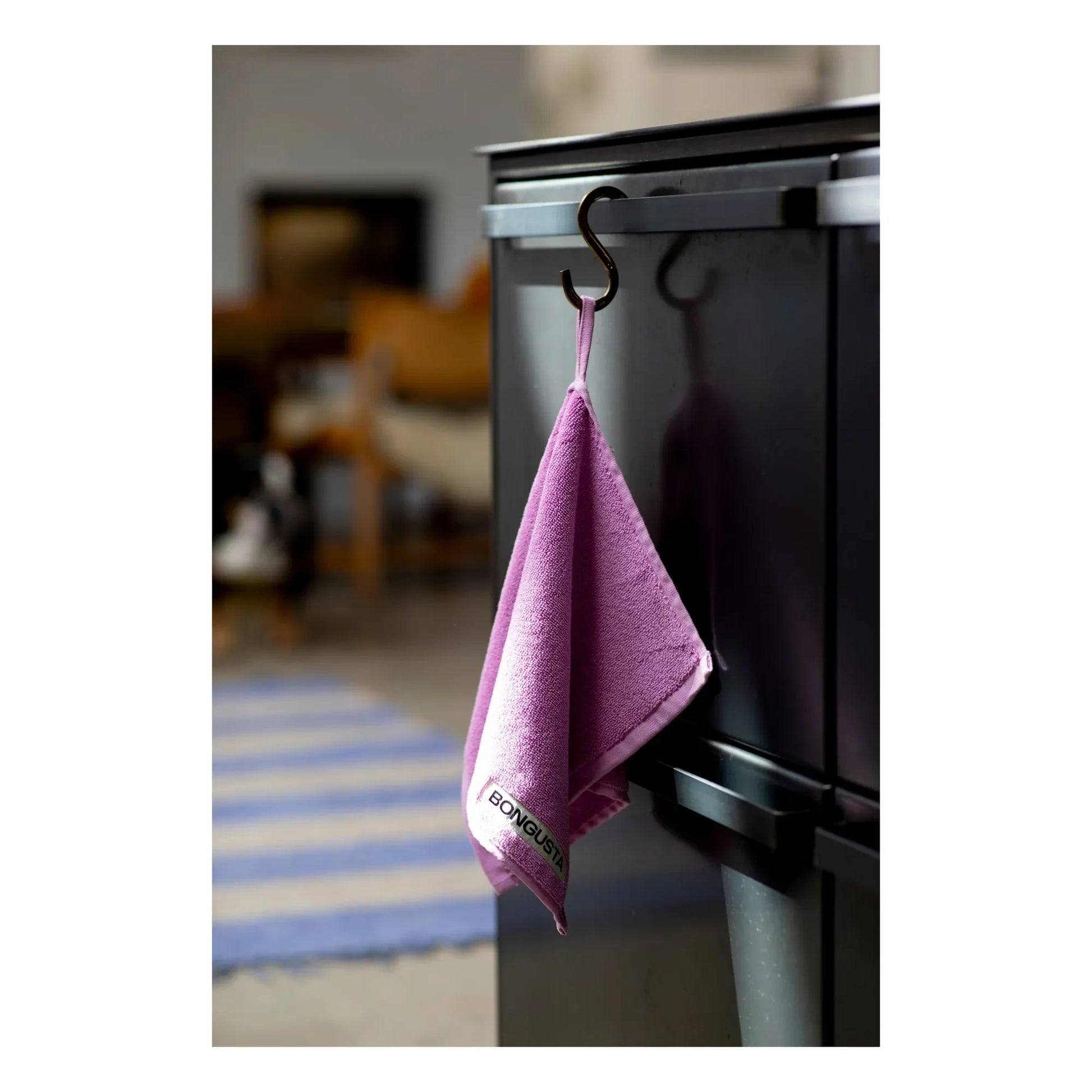Bongusta - Naram guest towel | Fuchsia