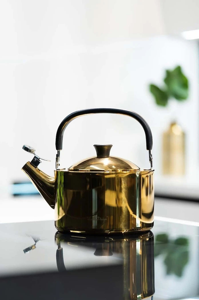 Чайник със свирка Vialli Design 1,5 L