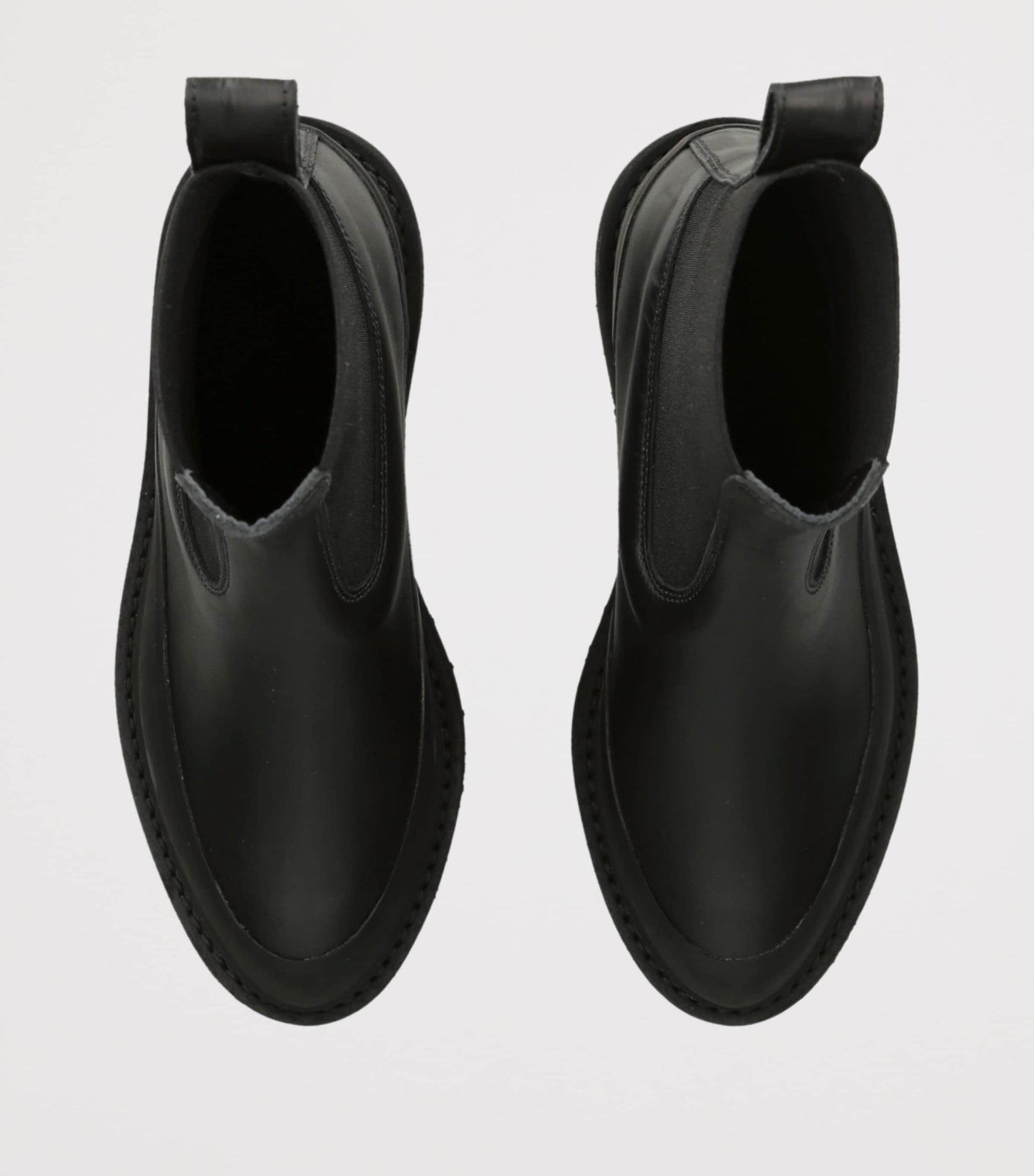 Le Monde Beryl Black Leather Dolomite Chelsea Boots 25