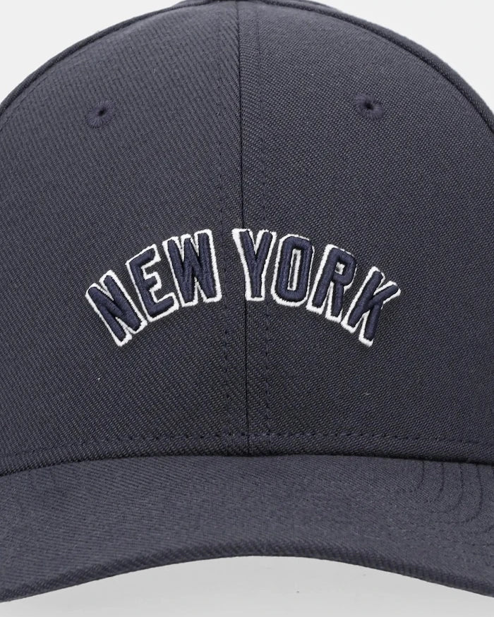 Nike New York Yankees vizörlü şapka