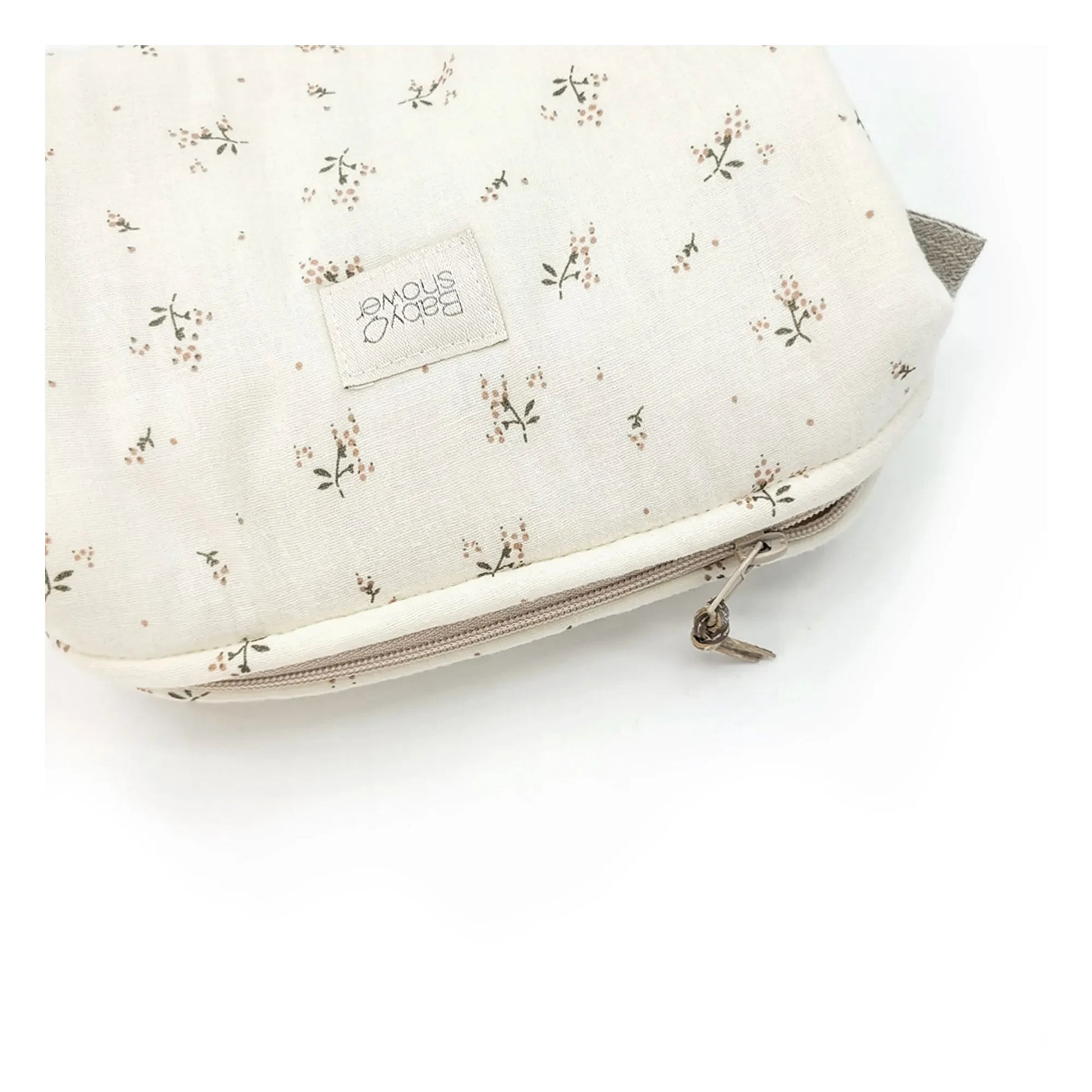 Babyshower - Camila Roseberry toiletry bag | Ecru