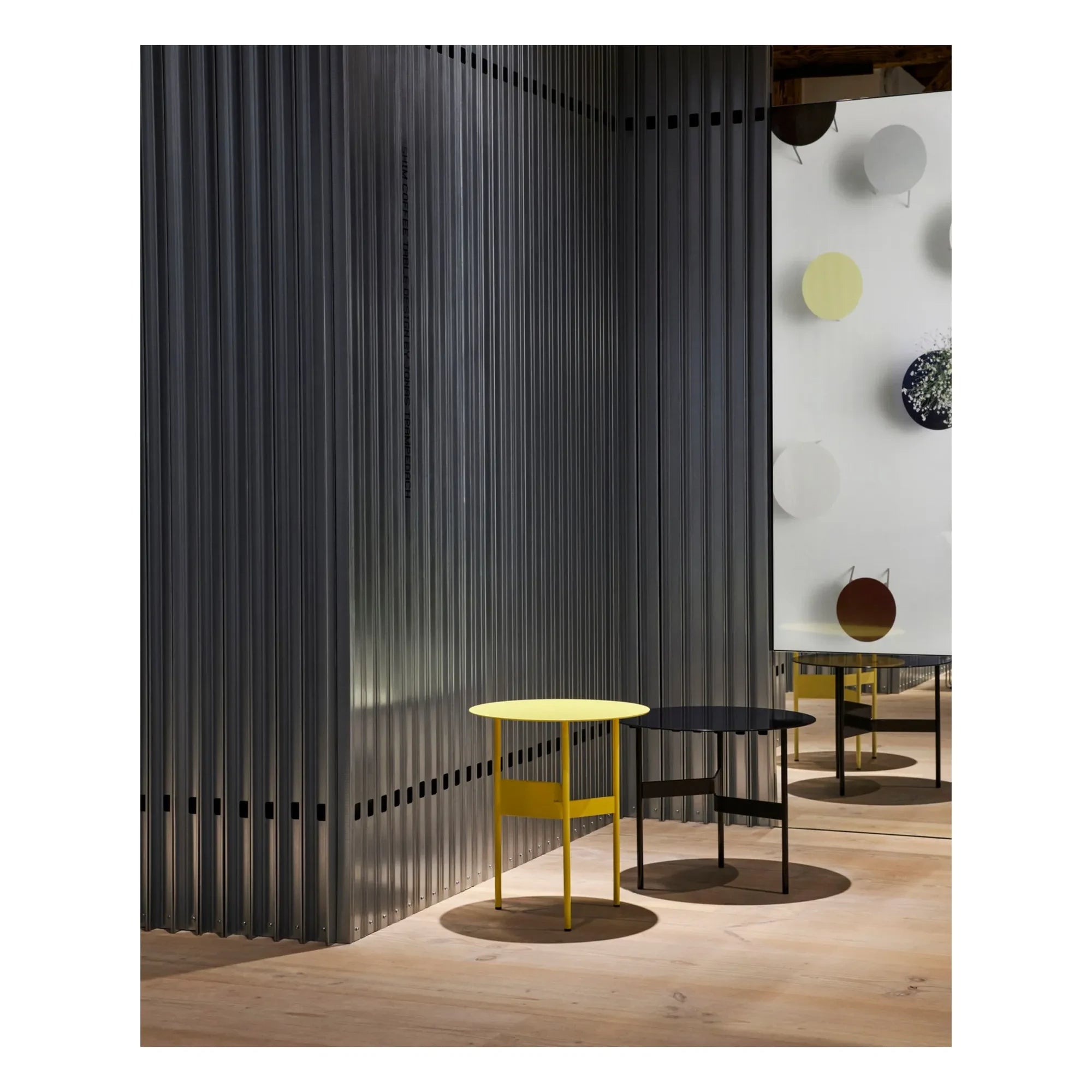 Hay - Shim side table | Black