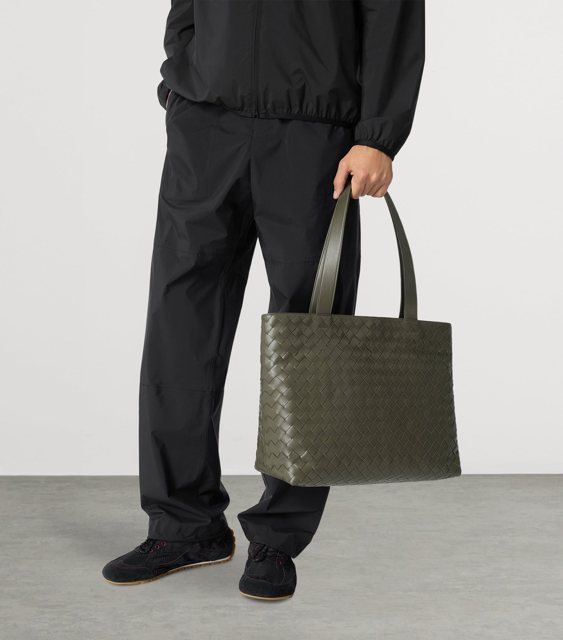 Bottega Veneta Small Leather Intrecciato Zipped Tote Bag