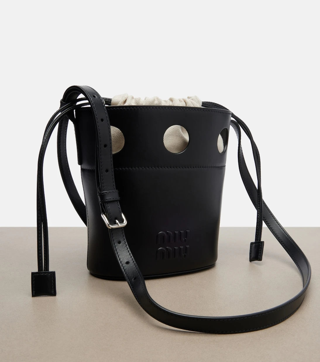 Miu Miu - Leather bucket bag