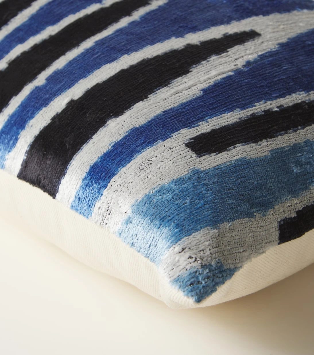 Les-Ottomans - Striped cotton and silk velvet cushion
