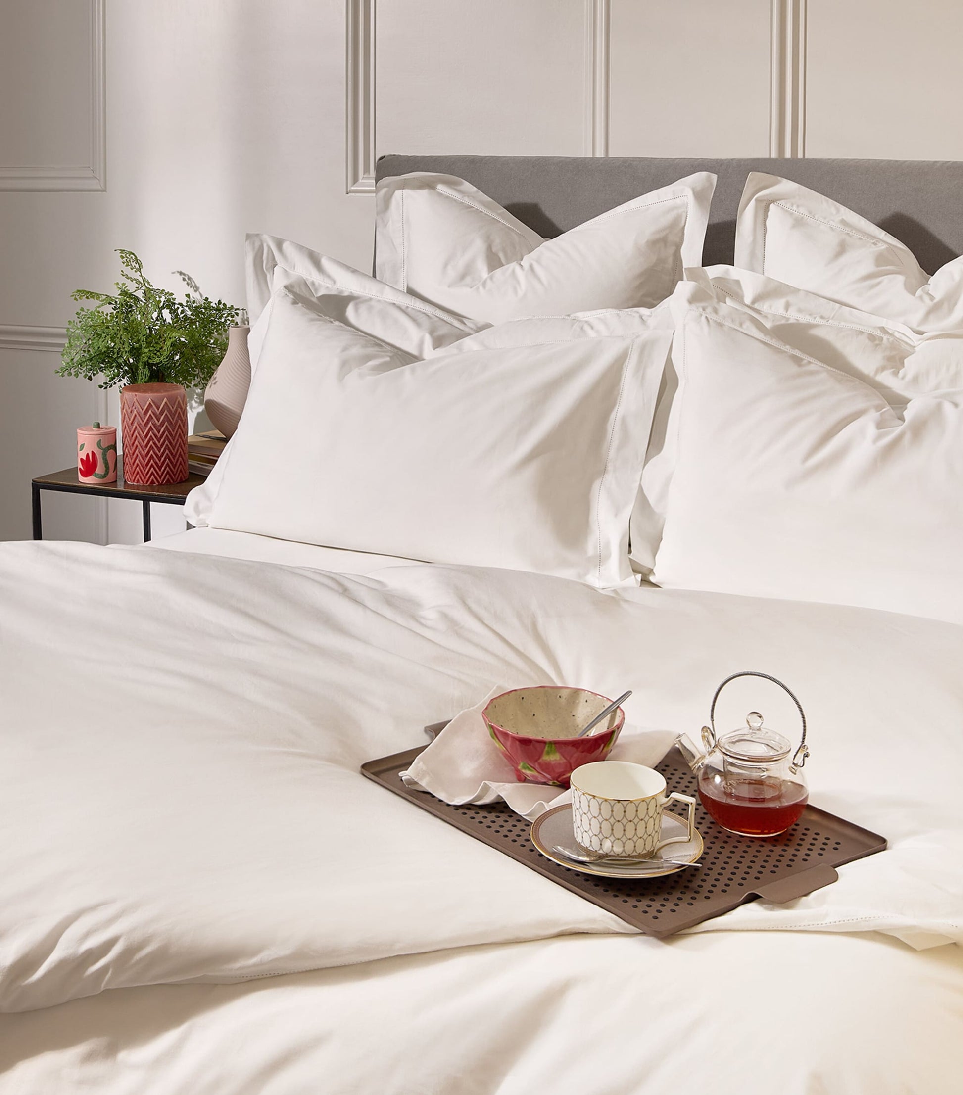 Cadogan Emperor Fitted Sheet (215cm x 215cm)