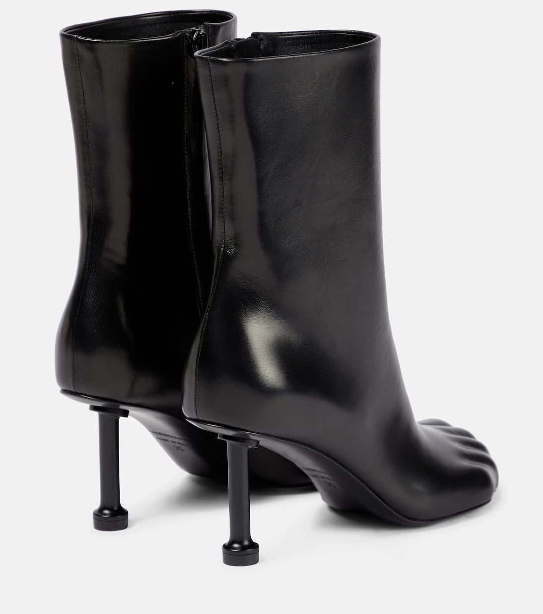 Balenciaga - حذاء الكاحل فيتيش من الجلد