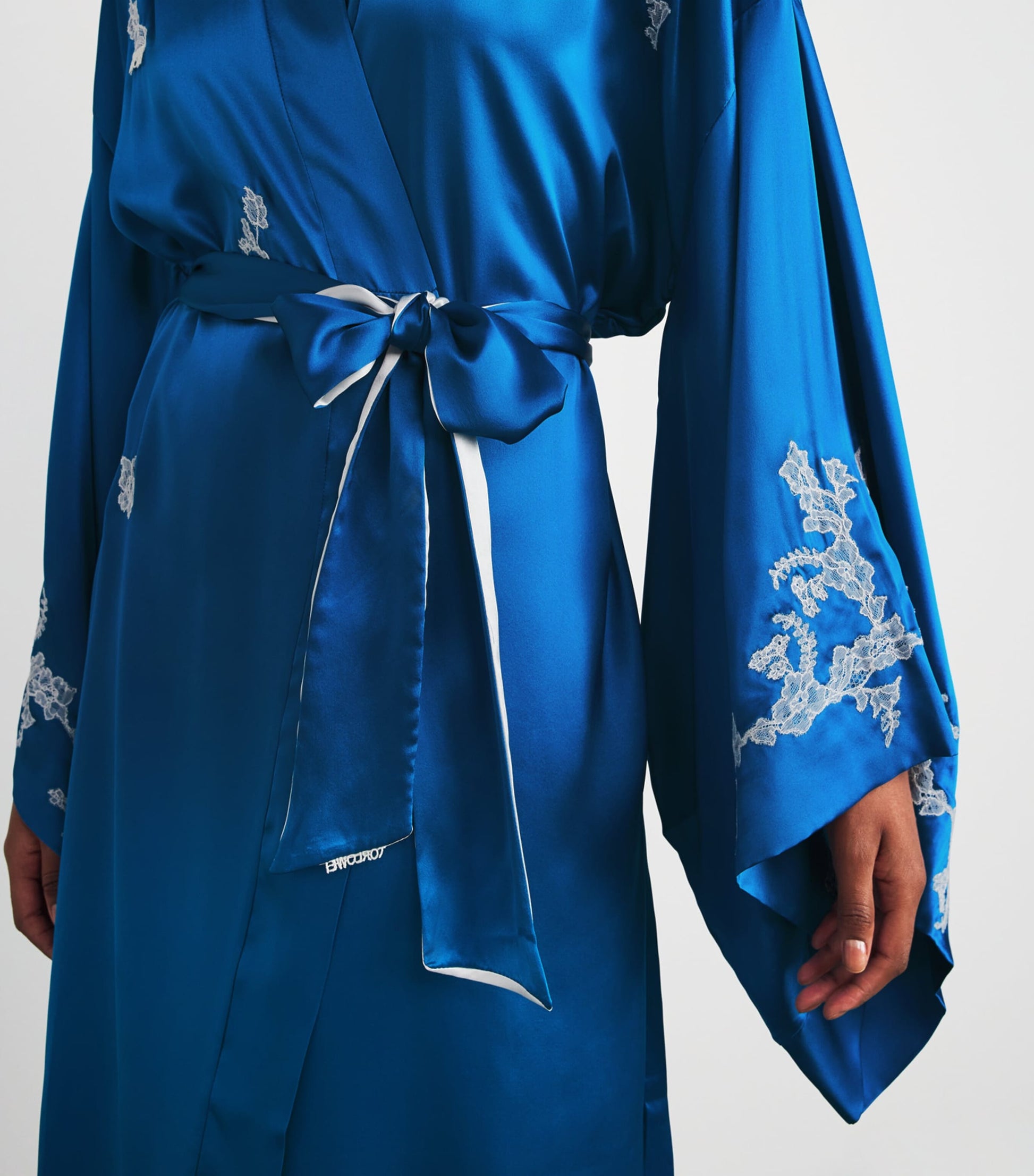 TORLOWEI Blue Silk Tokoni Robe