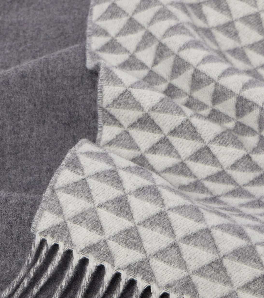 Prada - Logo wool and cashmere jacquard scarf