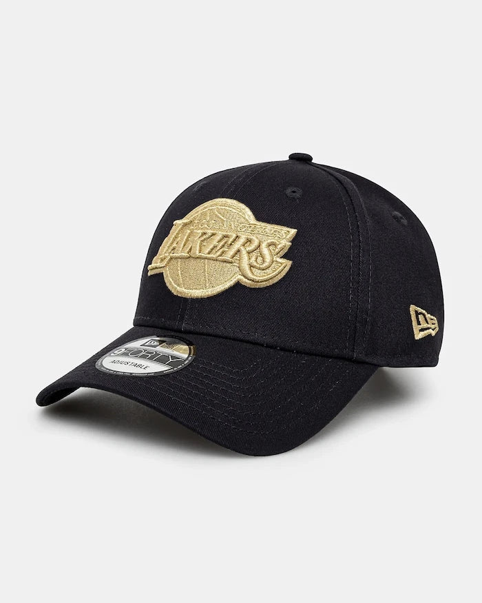 Шапка с козирка New Era