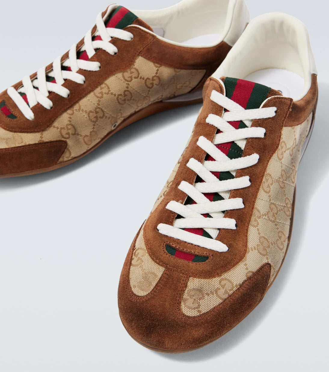 Gucci - حذاء سنيكرز غوتشي شيفت GG قنباش وجلد سويدي