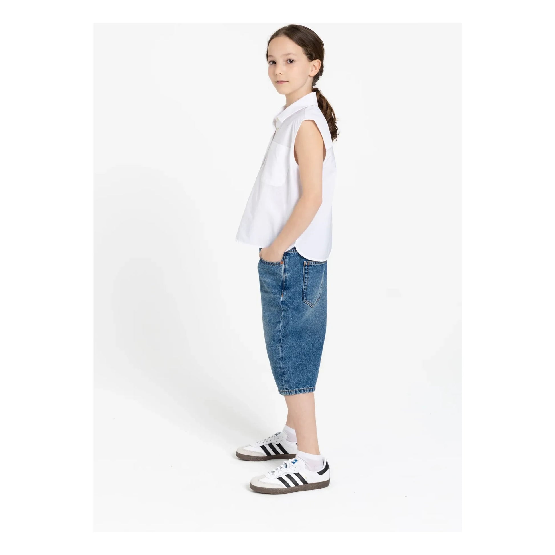 Finger in the nose - Ella Sleeveless Shirt | White