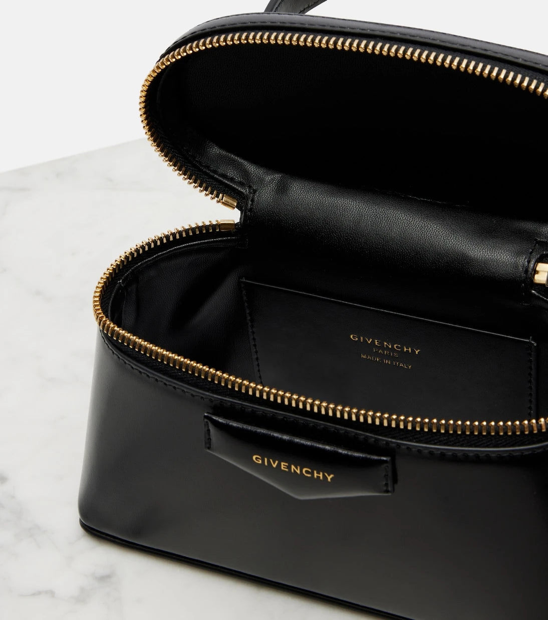 Givenchy - Antigona leather vanity bag
