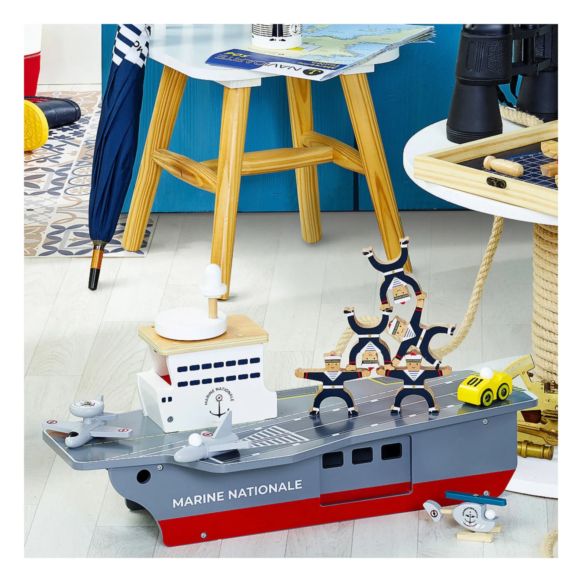 Vilac - Aircraft Carrier and Accessories