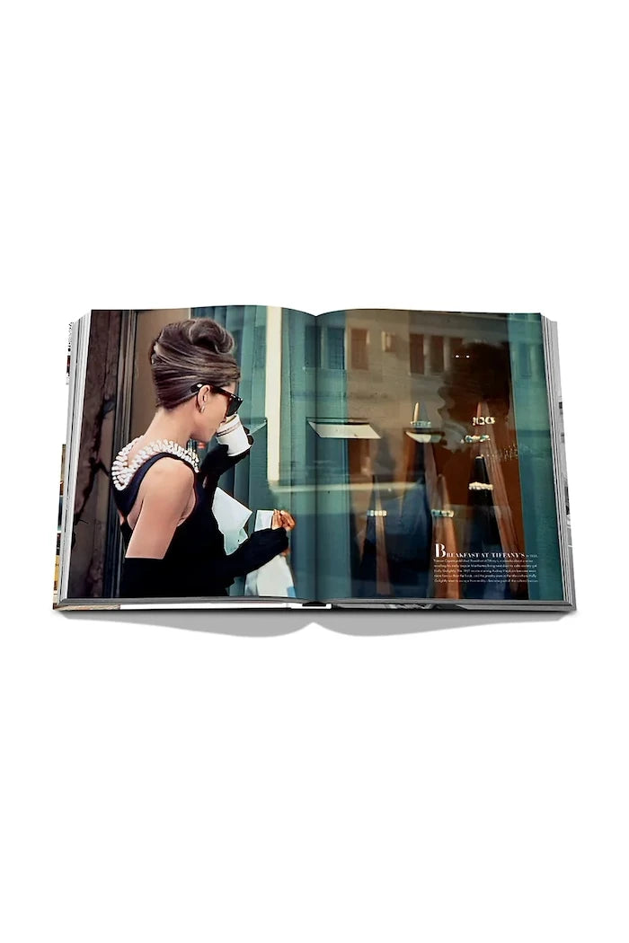 Assouline 5th Avenue-200 Years of Stories & Legends by Jay McInerney, Julie Satow, İngilizce