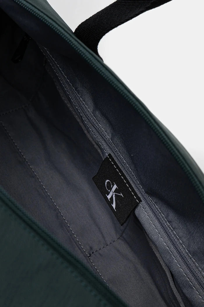 Calvin Klein Çanta 43 x 22 x 22 cm