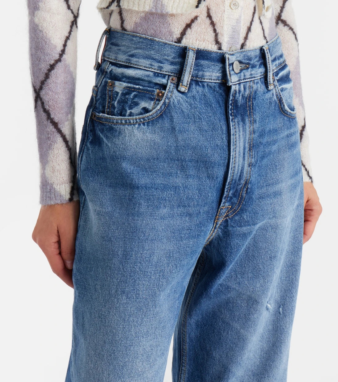 Acne Studios - جينز بقصة ساق واسعة وخصر مرتفع
